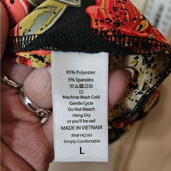 #431 LuLaRoe “Lindsay” Cover Up - Picture 5 of 6